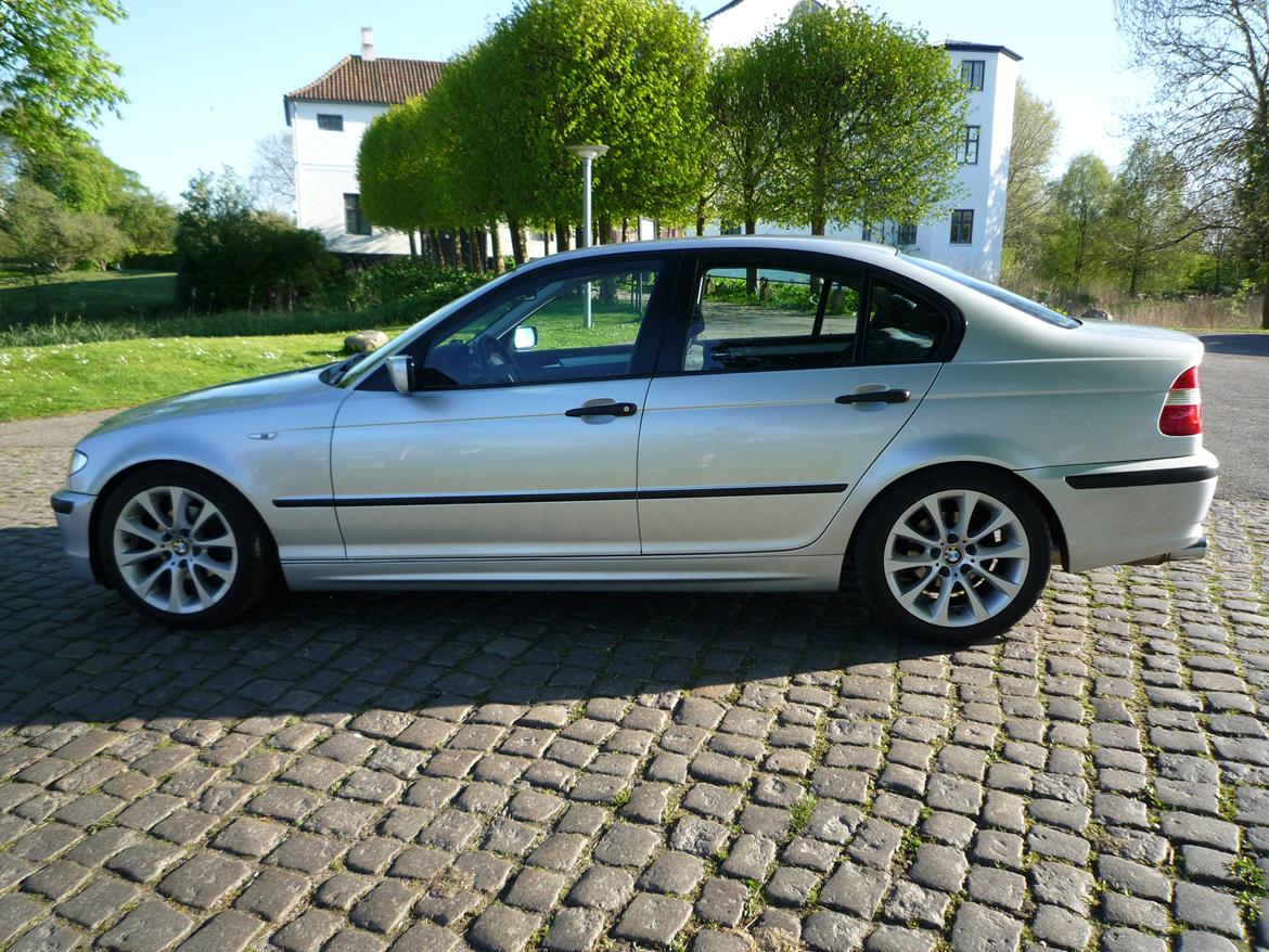 BMW 318i sedan. SOLGT. billede 8