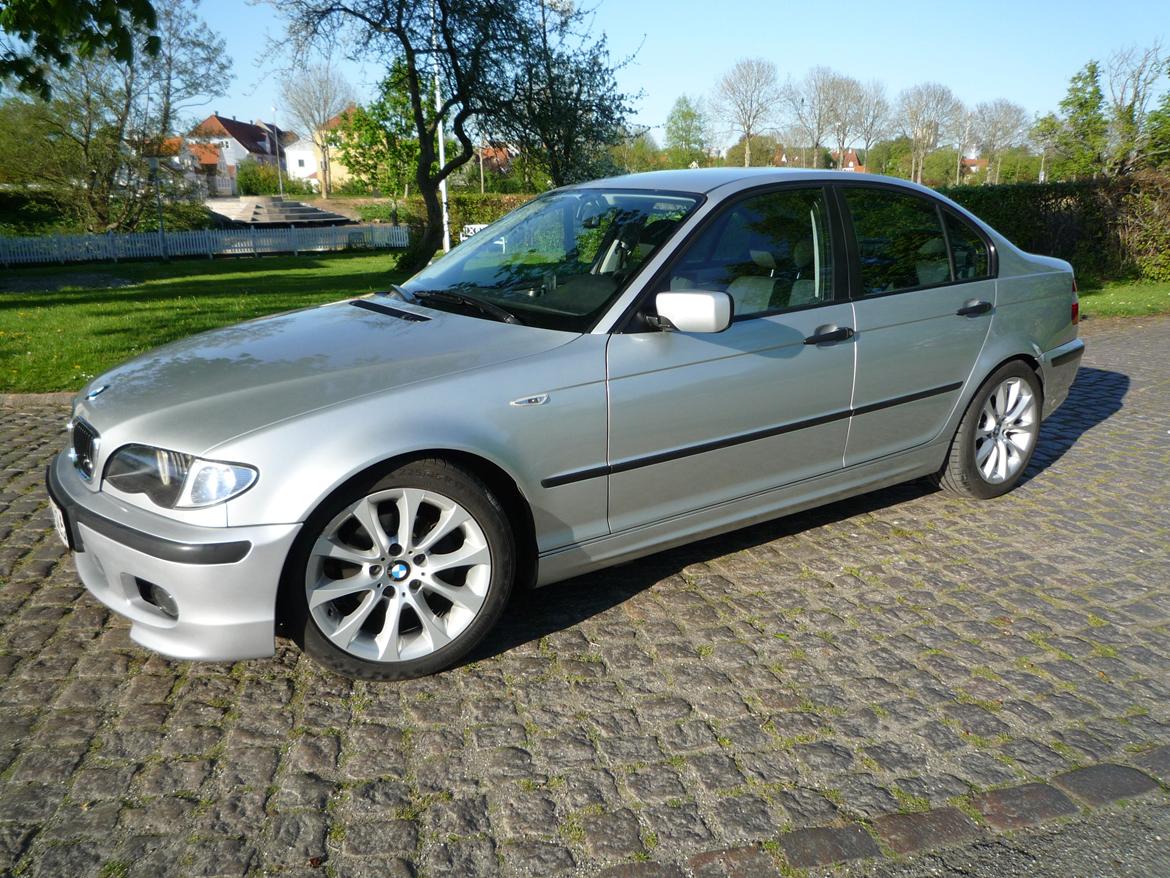 BMW 318i sedan. SOLGT. billede 9