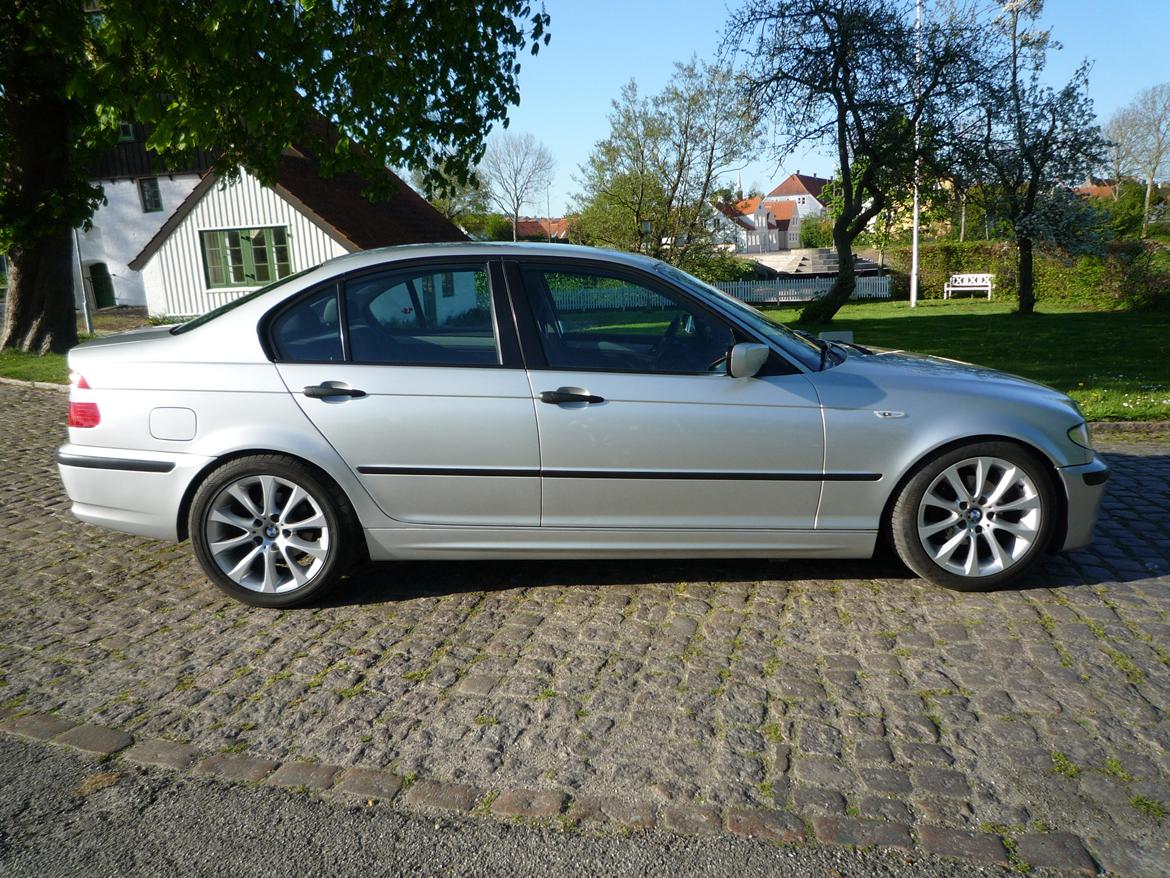 BMW 318i sedan. SOLGT. billede 6