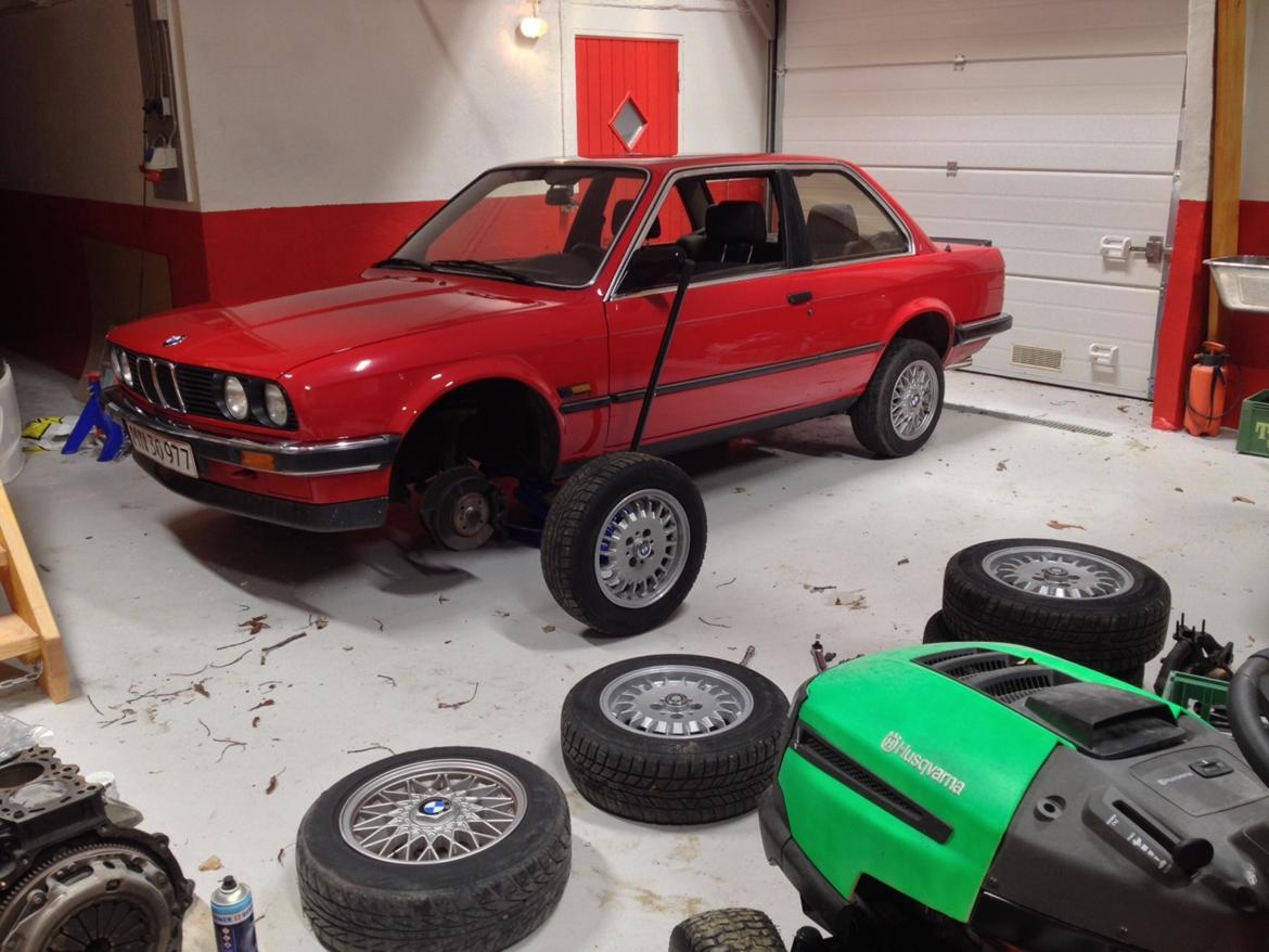 BMW 320i E30 billede 5