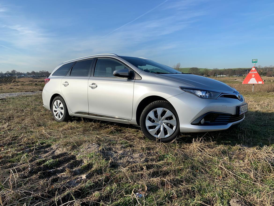Toyota Auris   SOLGT billede 2