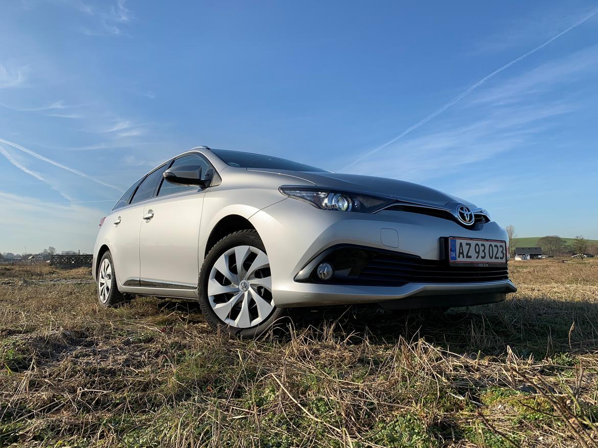 Toyota Auris   SOLGT billede 3