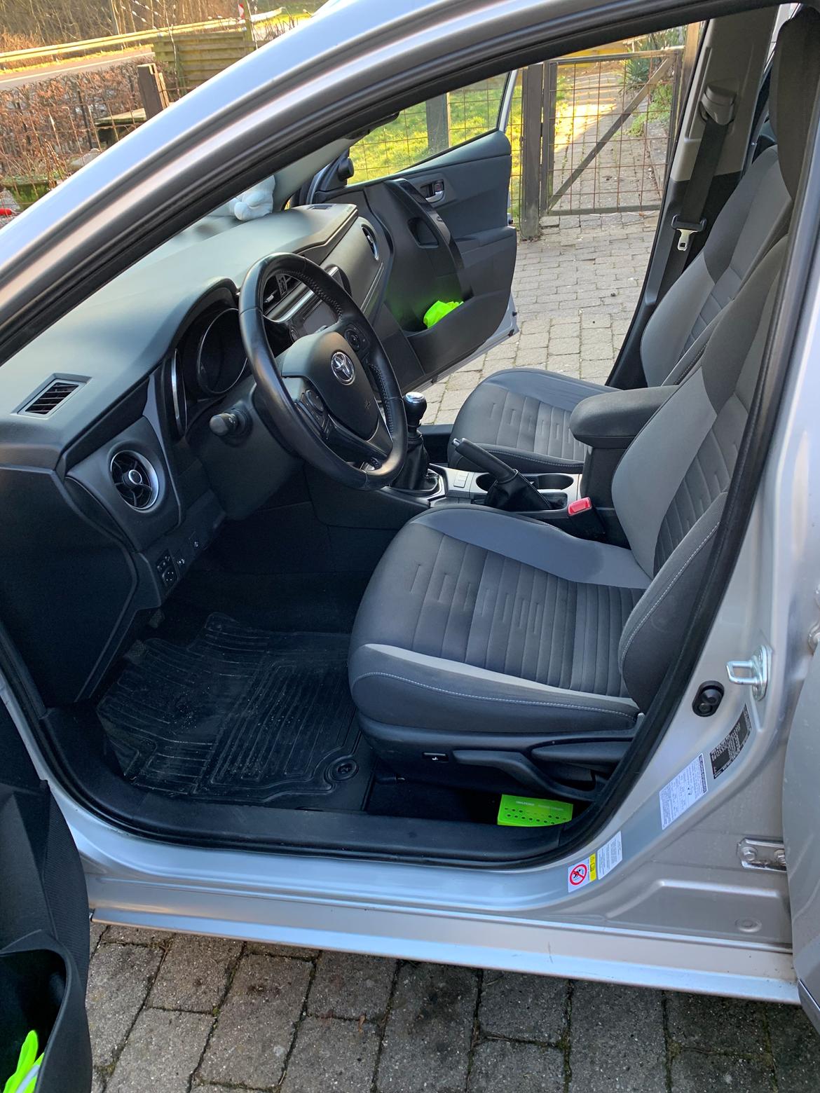 Toyota Auris   SOLGT billede 6