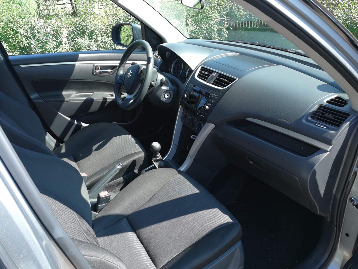 Suzuki Swift 1.2 GL ECO+ A/C 5d - Der skal en radio med Apple Carplay i den  billede 12