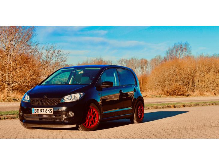 {{currentPhoto.altText}} billede {{currentPhoto.number}}