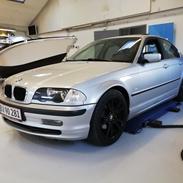 BMW 323i 2.5