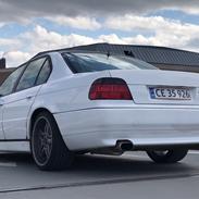 BMW E38 - 740i - V8