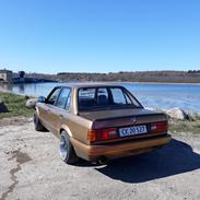 BMW E30