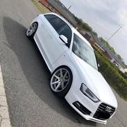 Audi A4 2,0 TDI S-Line