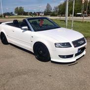 Audi A4 Cabriolet 2,4 V6 Med FEED LYD