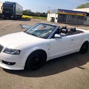 Audi A4 Cabriolet 2,4 V6 Med FEED LYD