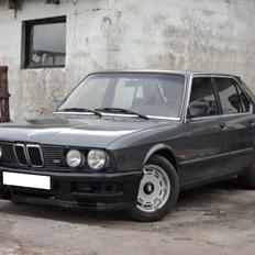 BMW E28 525eA