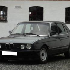BMW E28 525eA