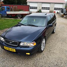Volvo V70 T R-Design