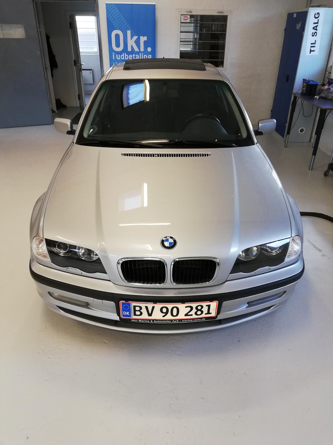 BMW 323i 2.5 billede 1