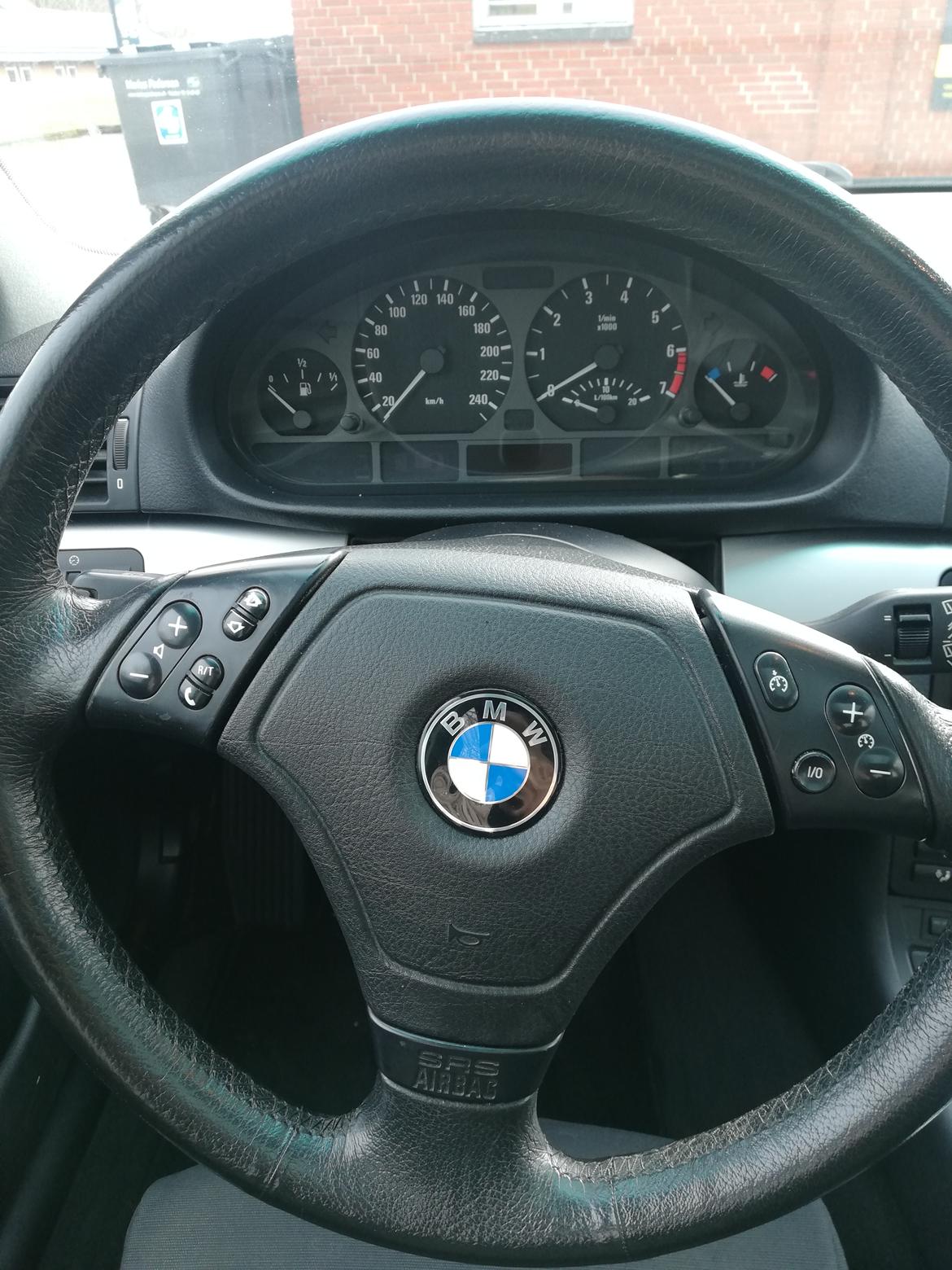 BMW 323i 2.5 billede 8