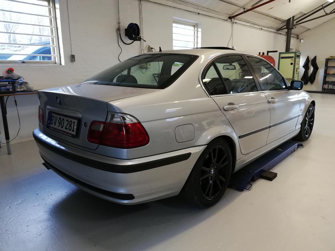 BMW 323i 2.5 billede 5