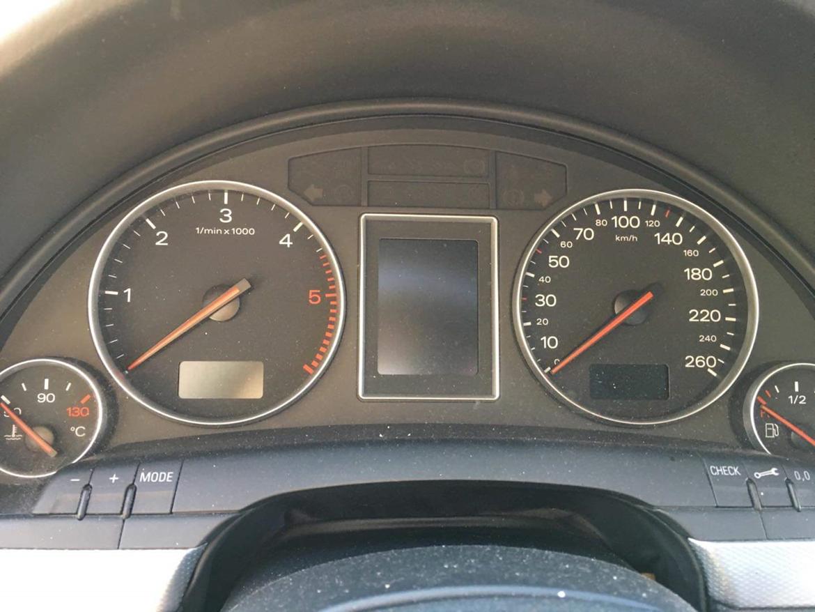 Audi A4 2.5 tdi quattro billede 6