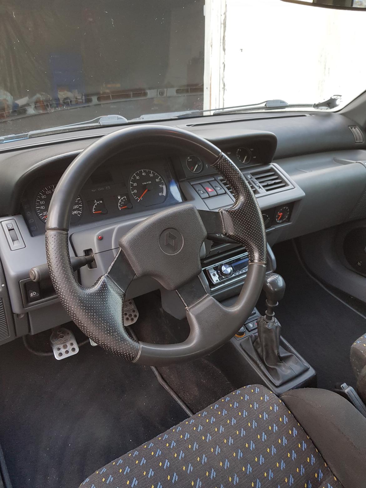 Renault Clio 1.8 16v (2.0 F7R med åbne spjældhuse) billede 9