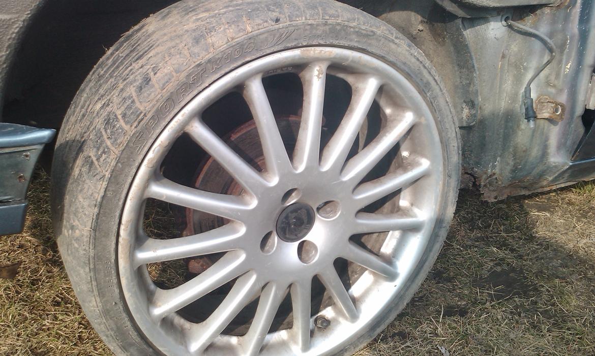 BMW 320i  Solgt :(  billede 2