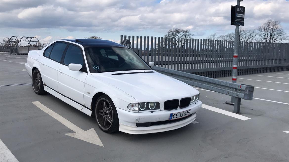 BMW E38 - 740i - V8 billede 1