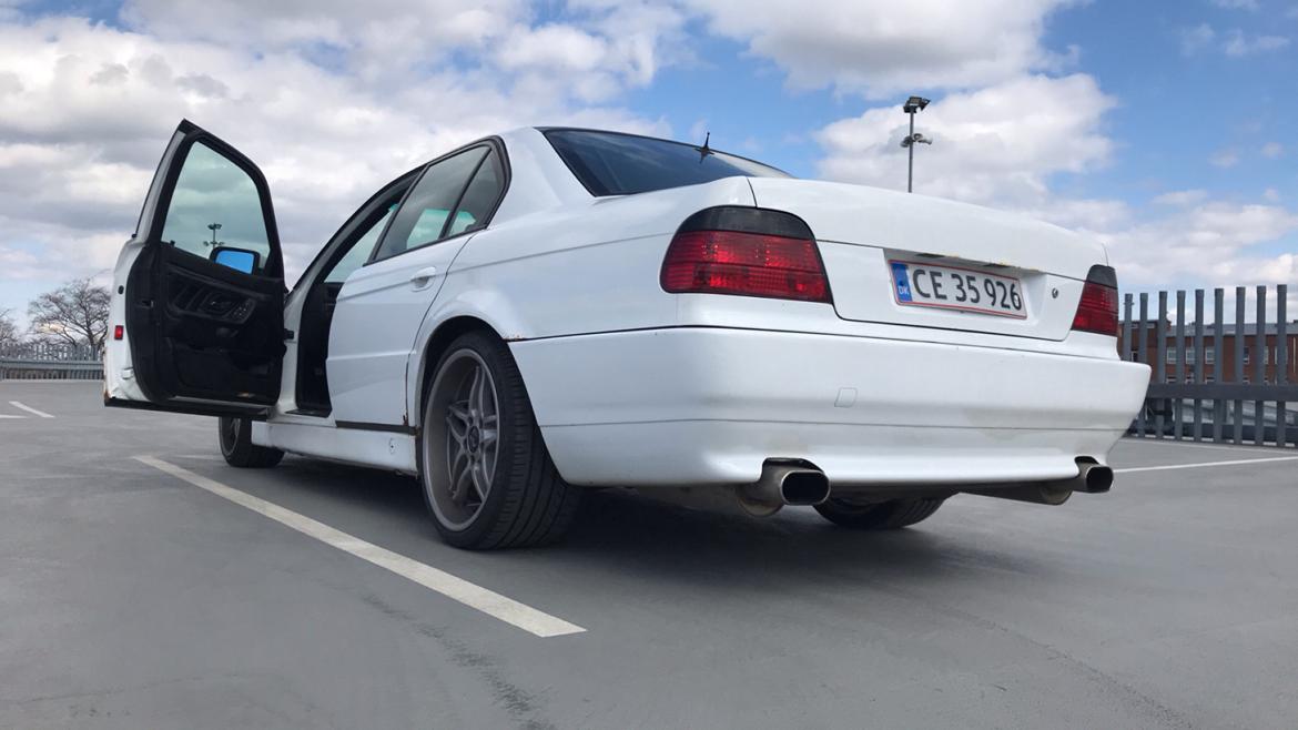 BMW E38 - 740i - V8 billede 3