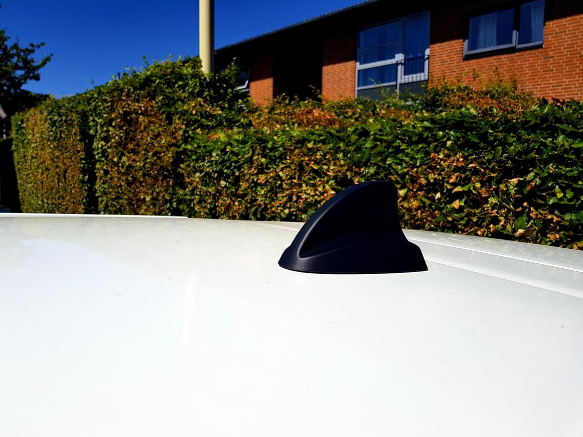 Nissan Qashqai 1.2 DIG-T Acenta - Eftermonteret Shark antenne. billede 8