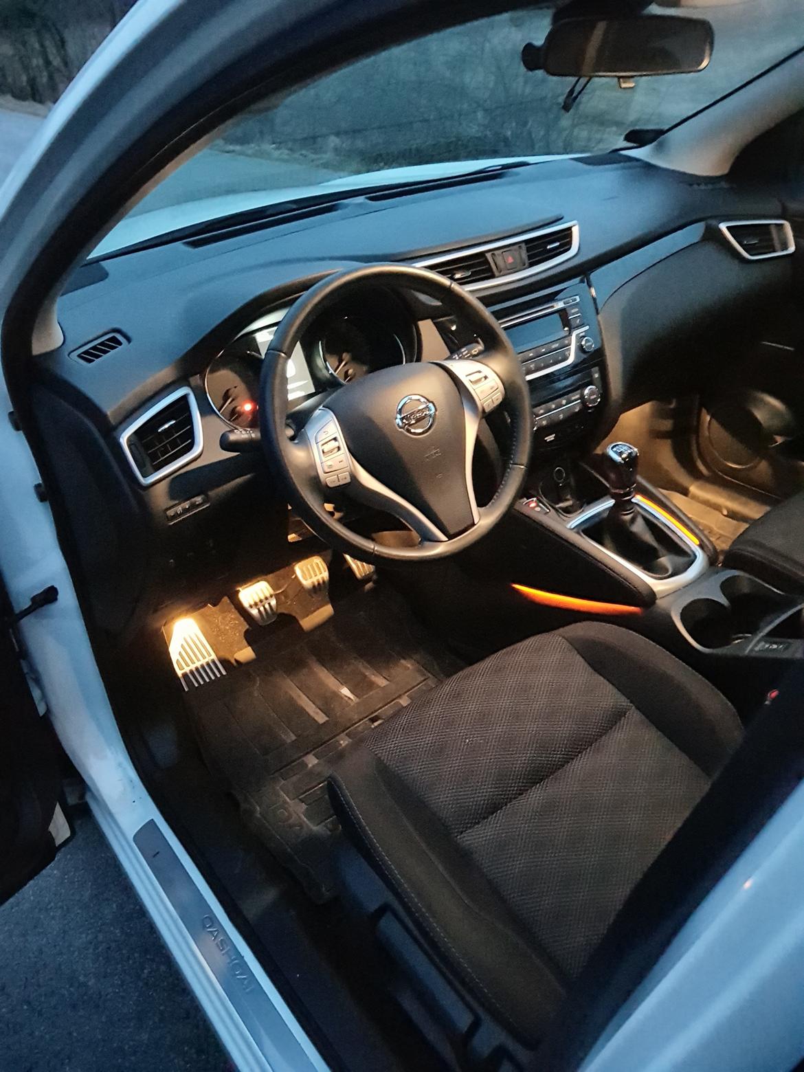 Nissan Qashqai 1.2 DIG-T Acenta - Originale sportspedaller. billede 10