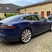 Tesla Model S P85D - Tess