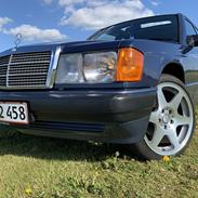 Mercedes Benz 190E