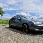 Ford Mondeo MK3 2.0 Titanium