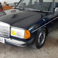 Mercedes Benz E250 w123