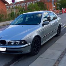 BMW 523i