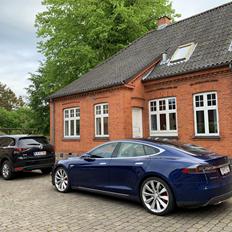 Tesla Model S P85D - Tess