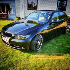 BMW E90 320D shadowline **SOLGT**