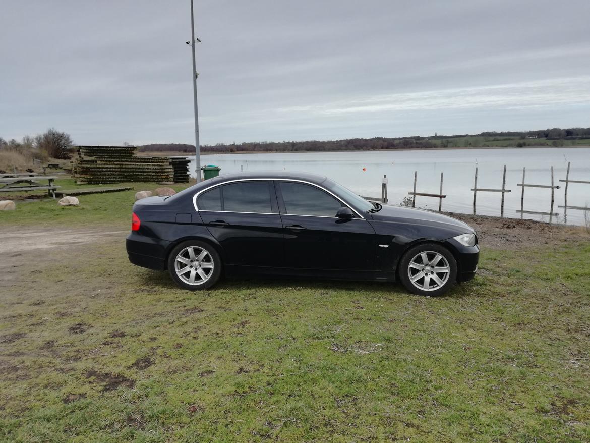 BMW E90 318d billede 5