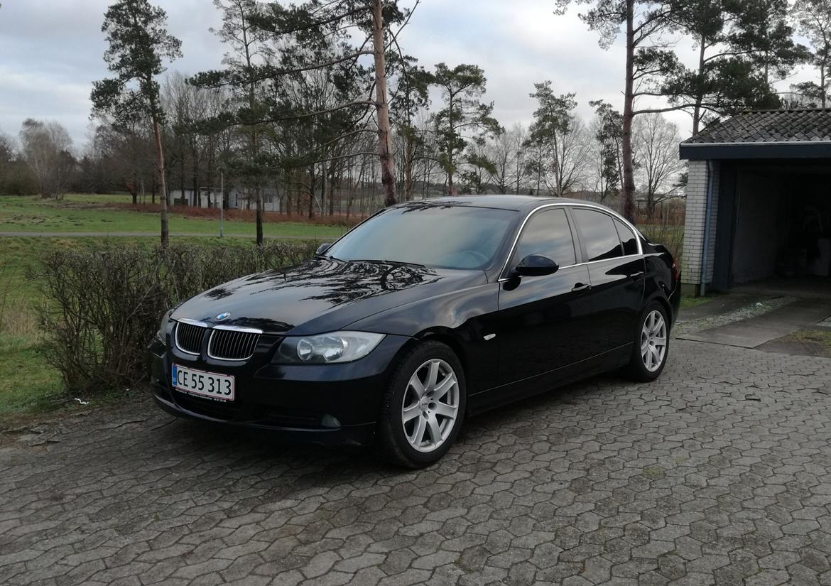 BMW E90 318d billede 8