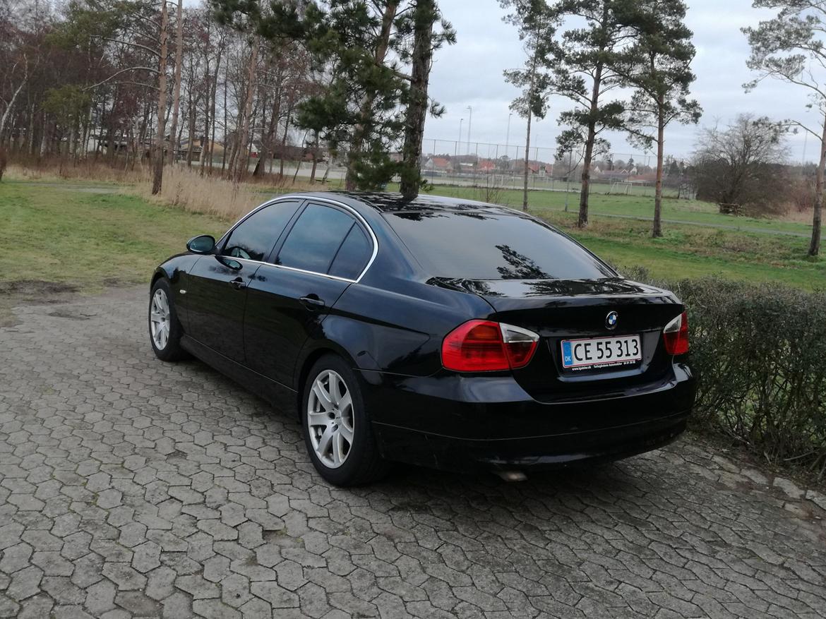 BMW E90 318d billede 10