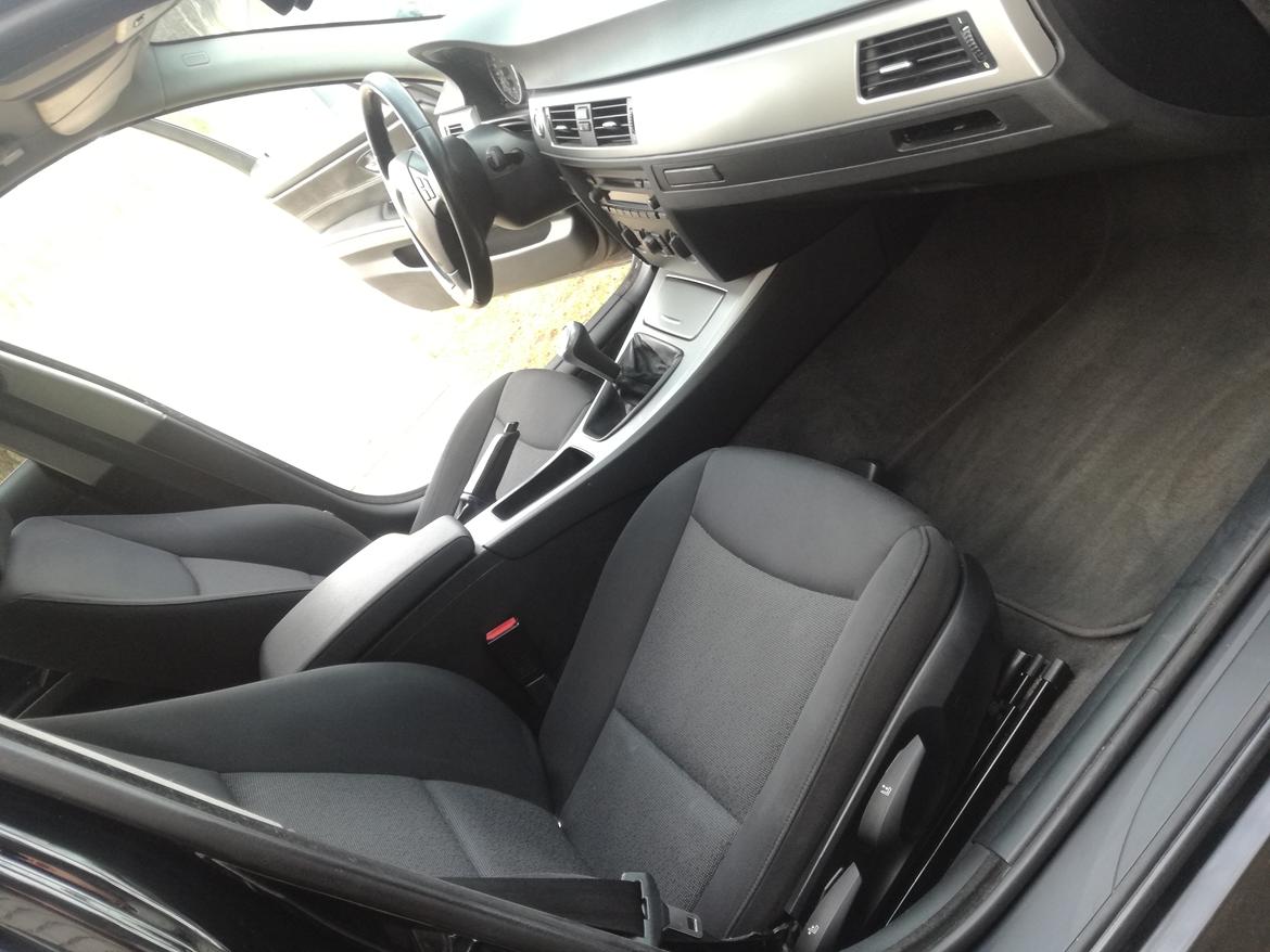 BMW E90 318d billede 14