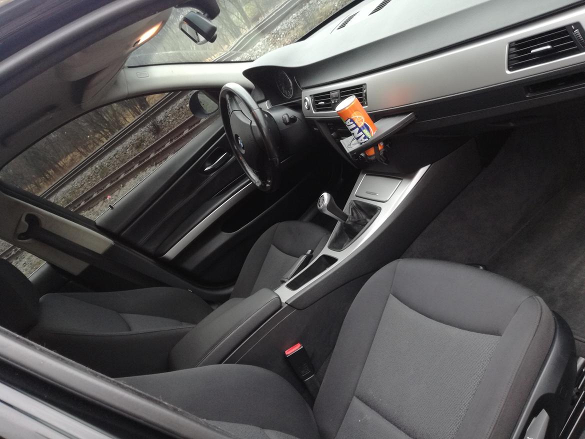 BMW E90 318d billede 15