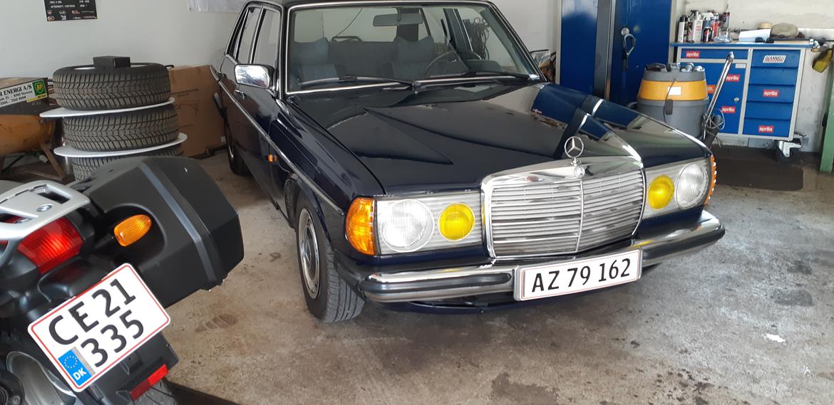 Mercedes Benz E250 w123 billede 2