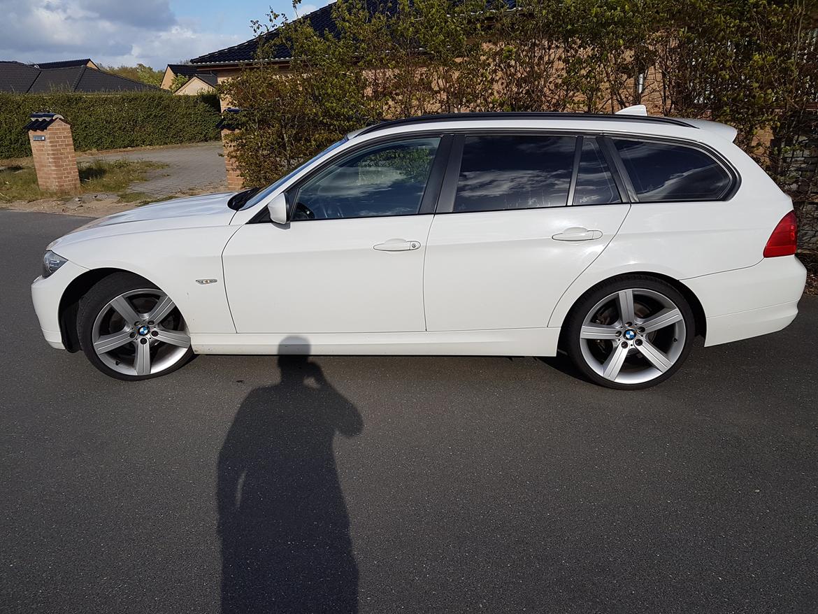 BMW 320d Touring billede 9