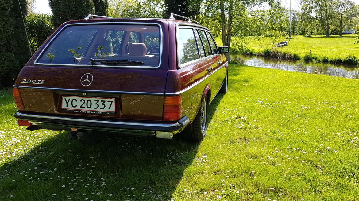 Mercedes Benz W123 230TE (Solgt) billede 3