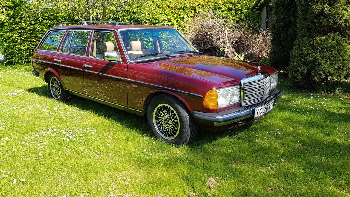 Mercedes Benz W123 230TE (Solgt) billede 5