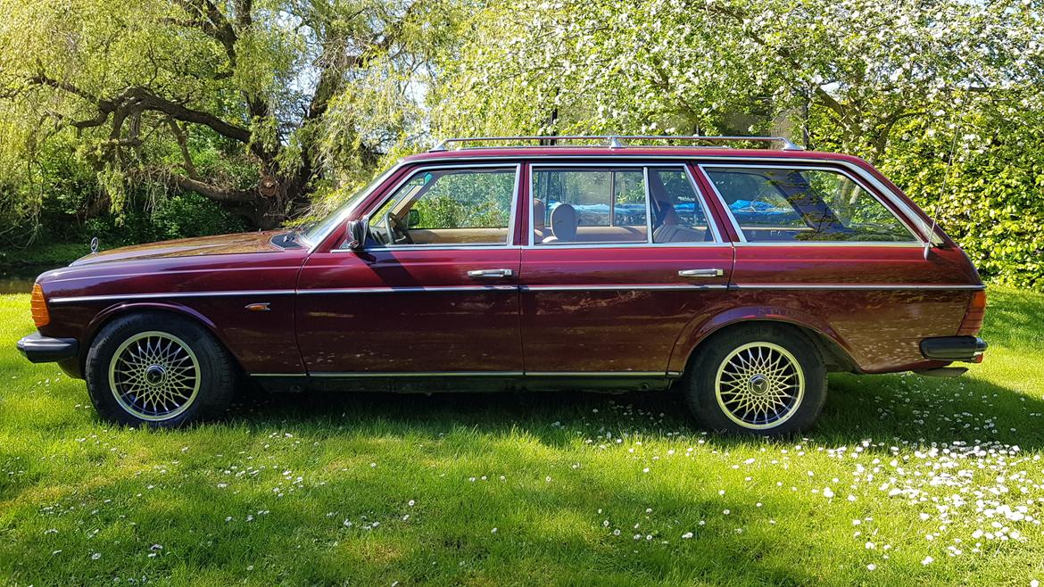 Mercedes Benz W123 230TE (Solgt) billede 6