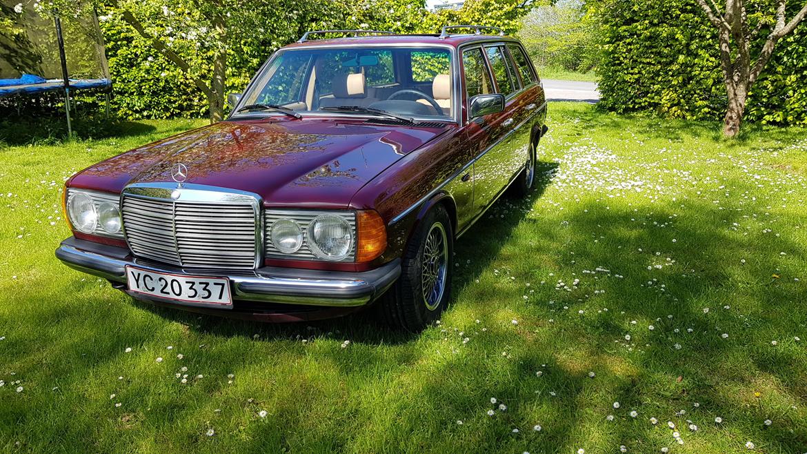 Mercedes Benz W123 230TE (Solgt) billede 9