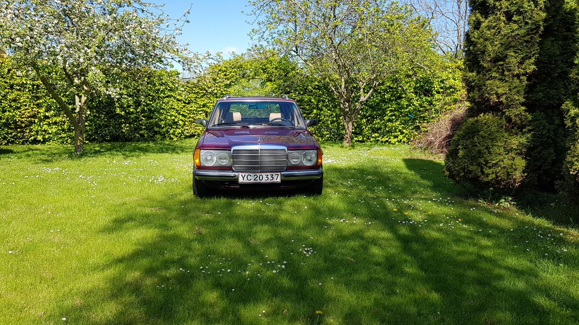 Mercedes Benz W123 230TE (Solgt) billede 13