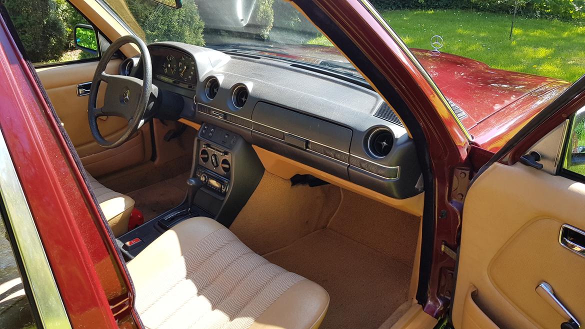 Mercedes Benz W123 230TE (Solgt) billede 14