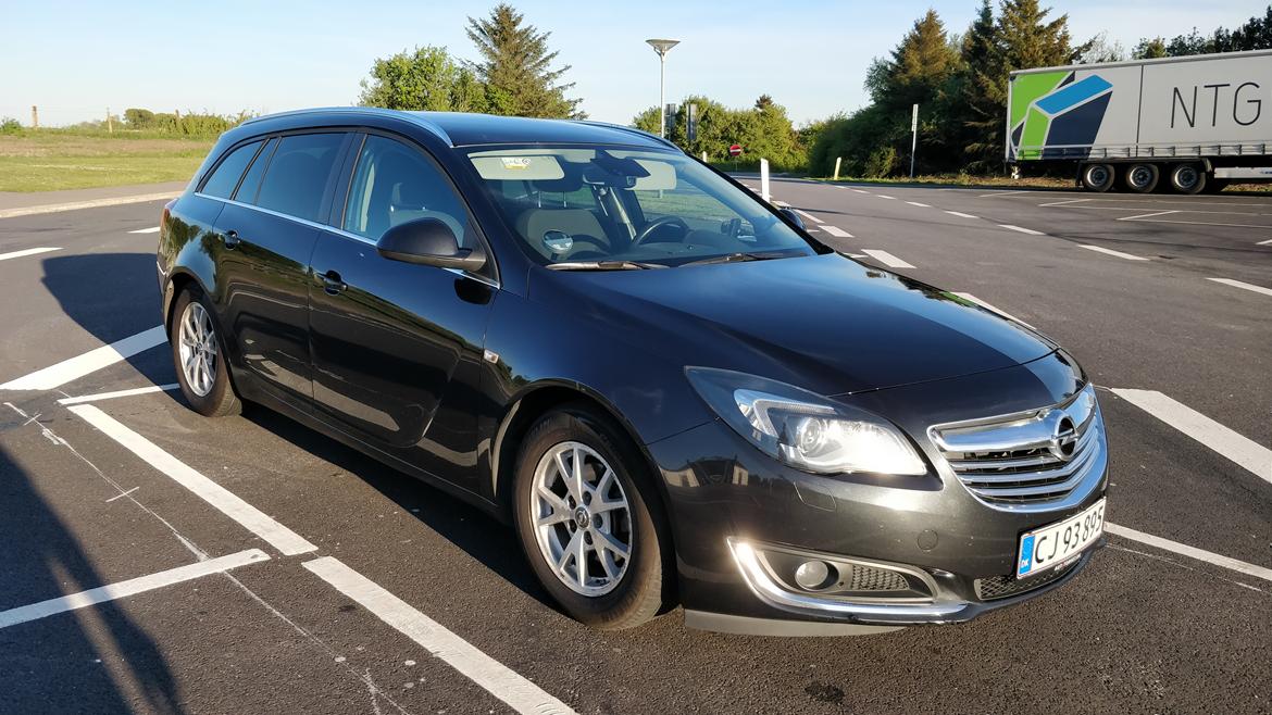 Opel Insignia Sportstour billede 1