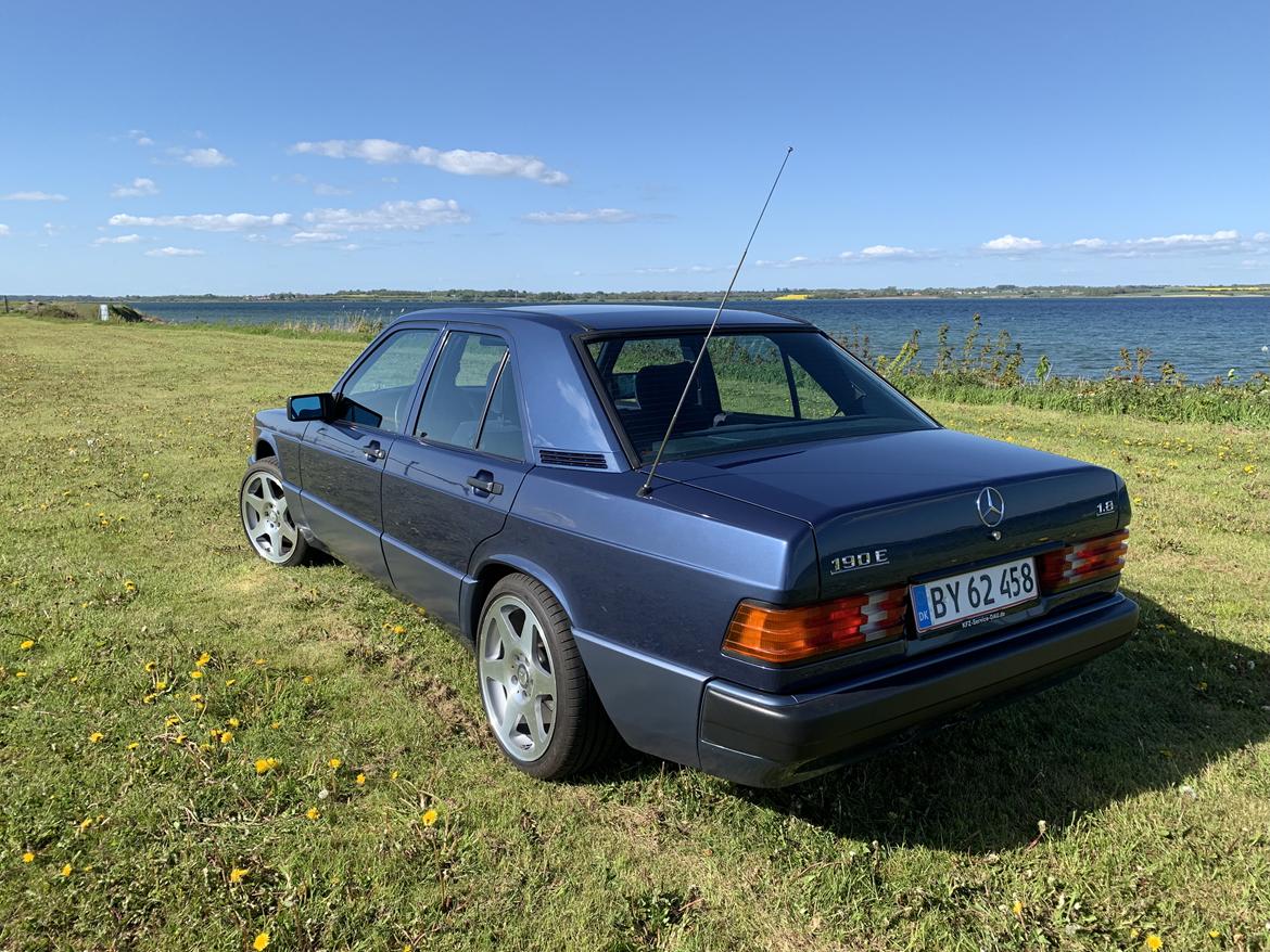 Mercedes Benz 190E billede 2